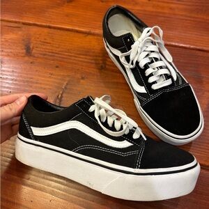Women’s old skool platform stackform vans black and white 8